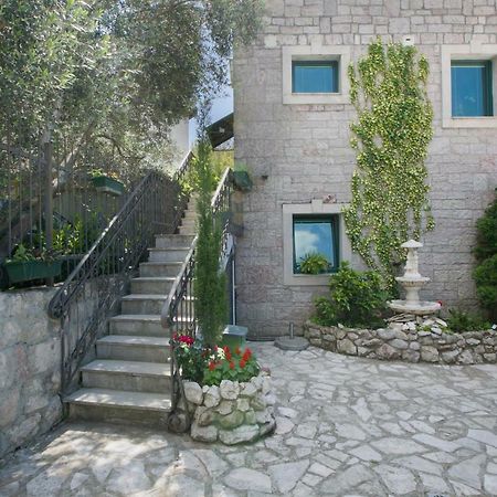 Apartments Holiday Lux Sutomore Exterior foto