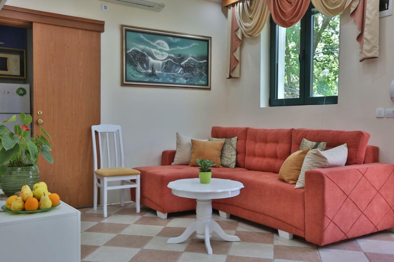Apartments Holiday Lux Sutomore Exterior foto