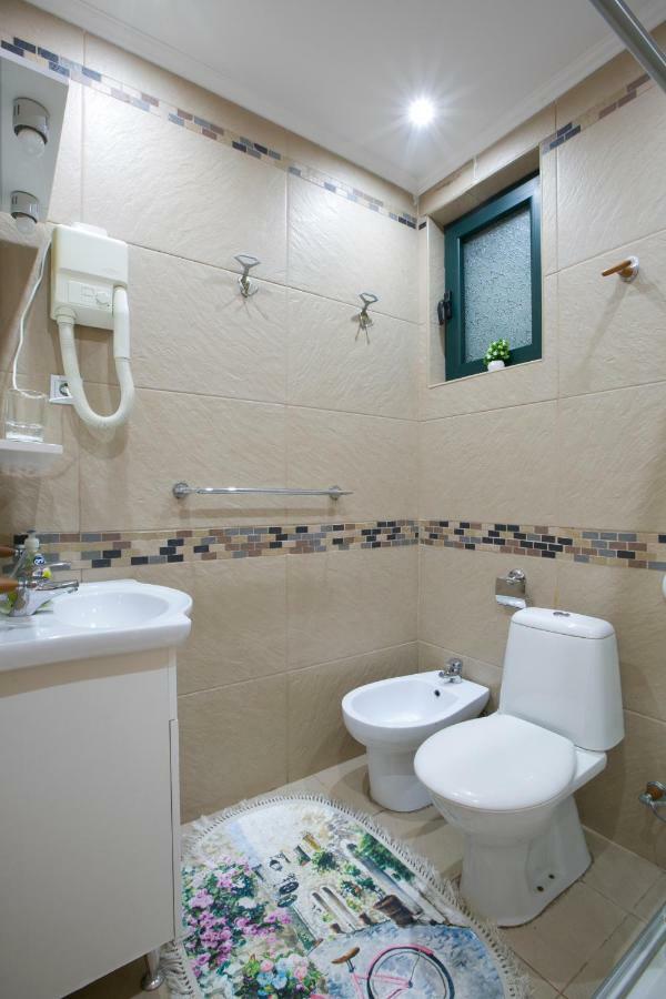 Apartments Holiday Lux Sutomore Exterior foto